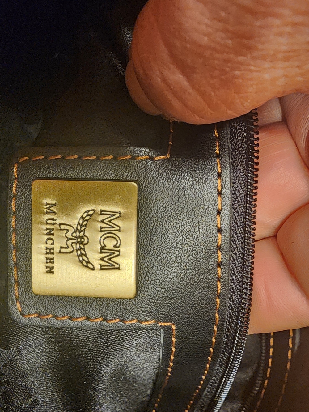Vintage MCM black leather and suede hobo shoulder bag - Picture 15 of 16